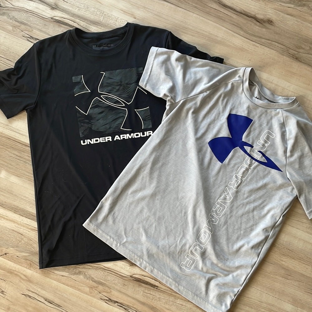2 lot YXL Under armour heat gear t shirts